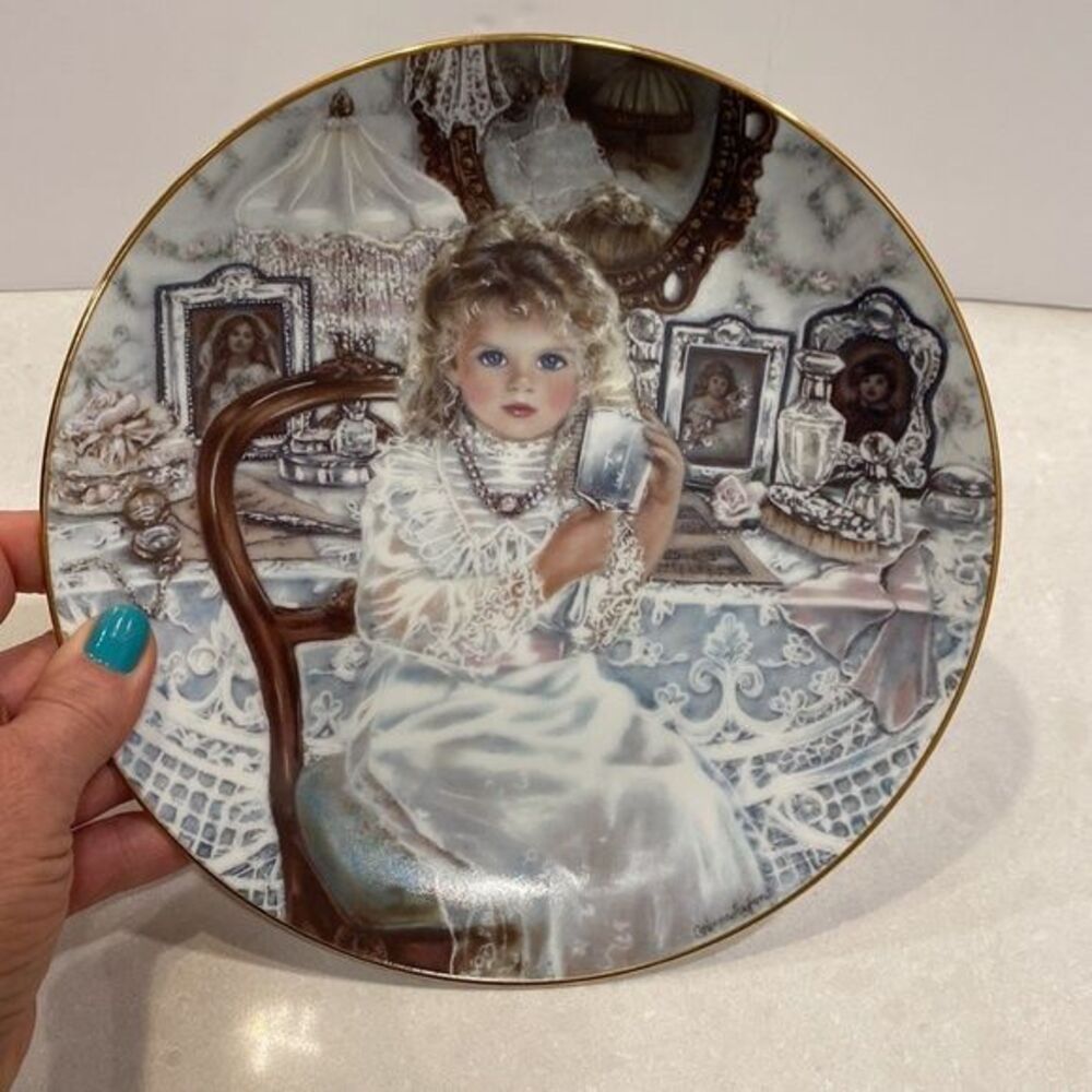 Heirlooms & Lace Rebecca Collector’s #6 Plate in Series By Corinne Layton 3879A - Picture 2 of 10